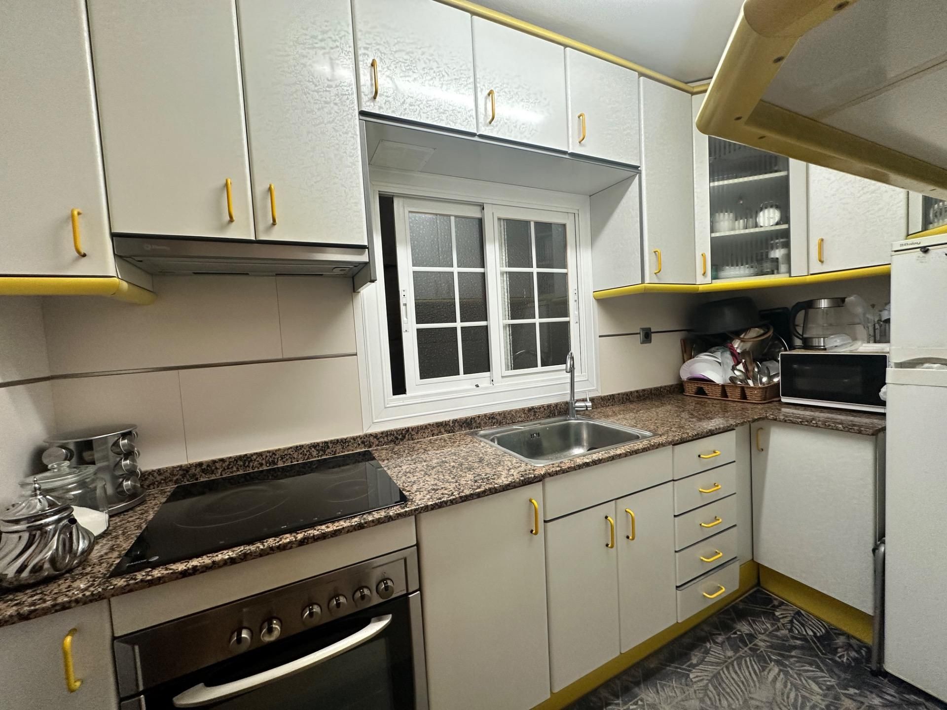 Cuina de Pis en venda en Santa Coloma de Gramenet amb Parquet