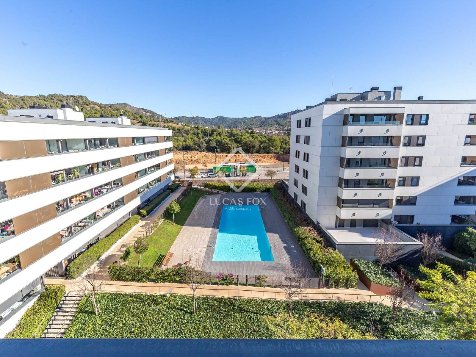 Swimming pool of Flat for sale in Sant Just Desvern  with Air Conditioner, Heating and Private garden