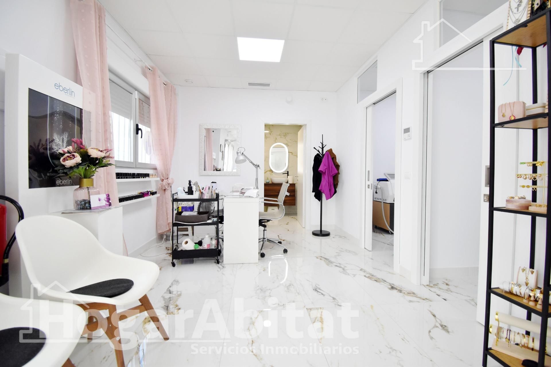 Bathroom of Flat for sale in Almoines  with Air Conditioner, Heating and Alarm