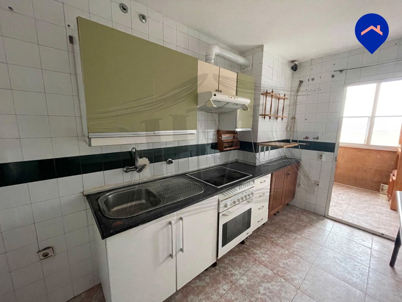 Cuina de Pis en venda en  Madrid Capital amb Terrassa, Balcó i Alarma