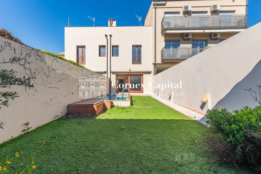 Vista exterior de Casa o xalet en venda en Palafrugell amb Calefacció, Jardí privat i Terrassa