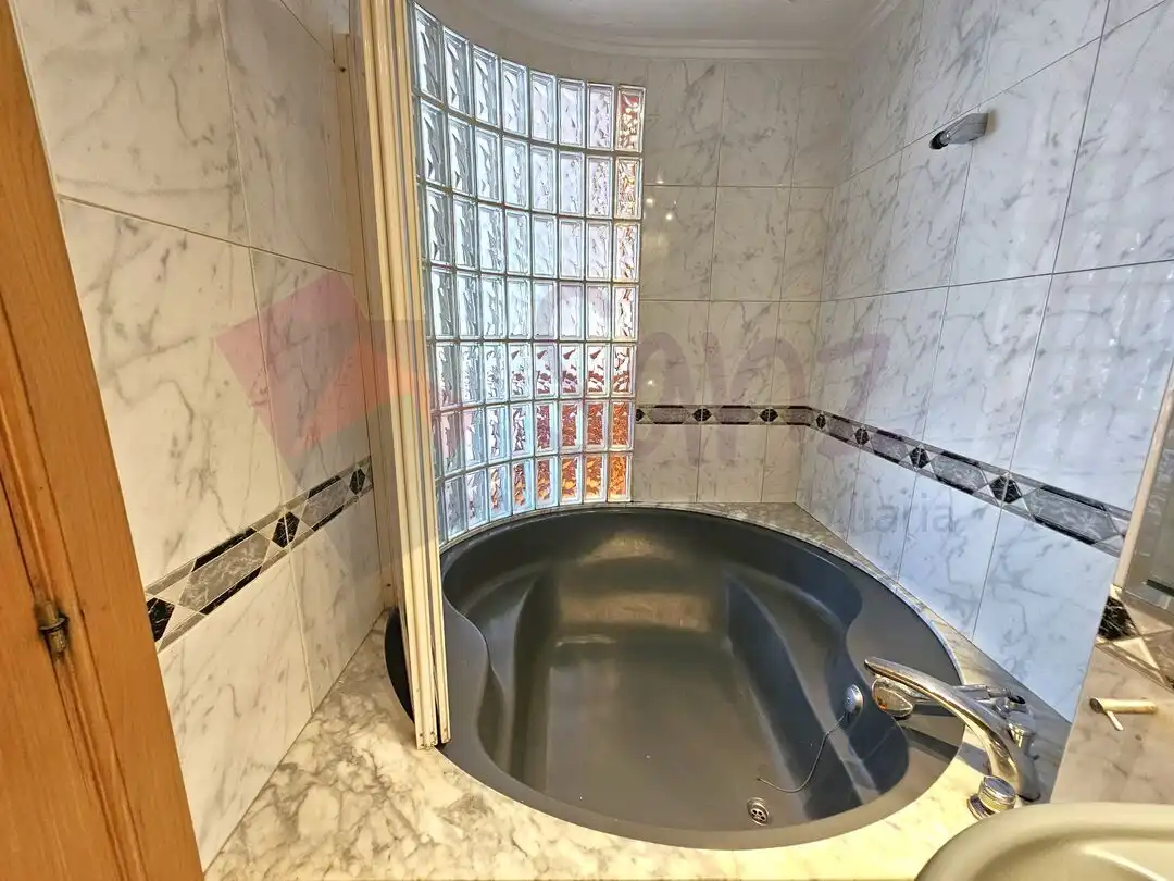 Bathroom of Flat for sale in  Logroño  with Air Conditioner and Heating