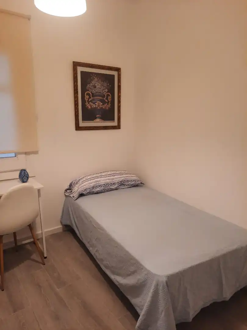 Habitación de Piso de alquiler en Zaragoza con Calefacción, Amueblado y Horno