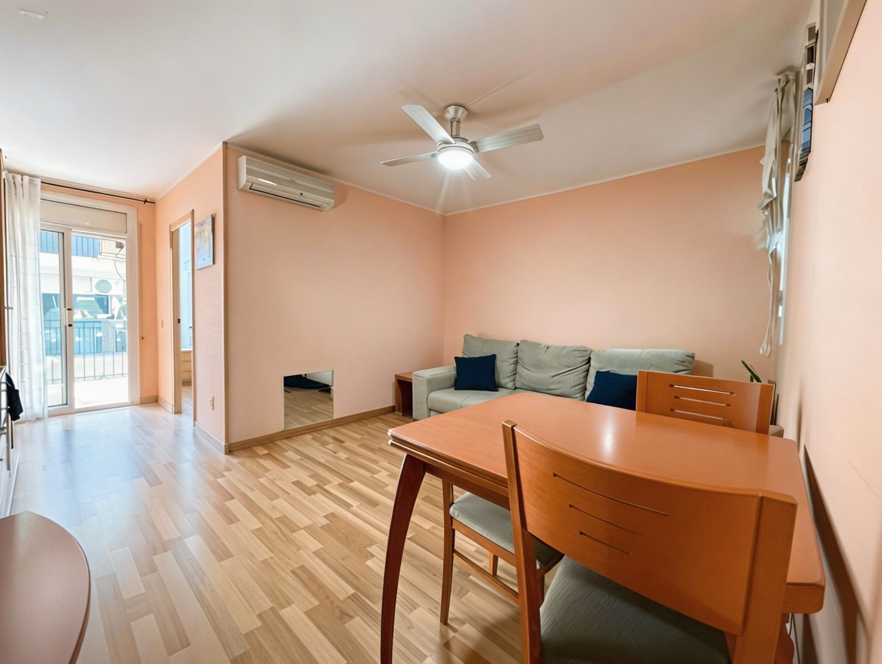 Sala de estar de Piso en venta en  Barcelona Capital con Aire acondicionado, Calefacción y Balcón