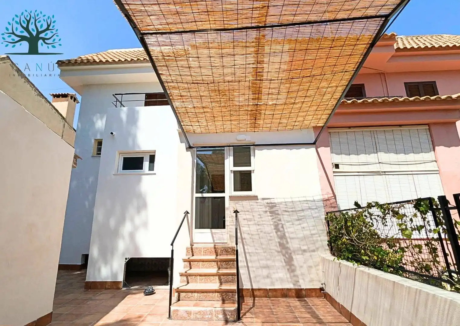 Außenansicht von Maisonette zum Verkauf in Totana mit Klimaanlage, Privatgarten und Terrasse
