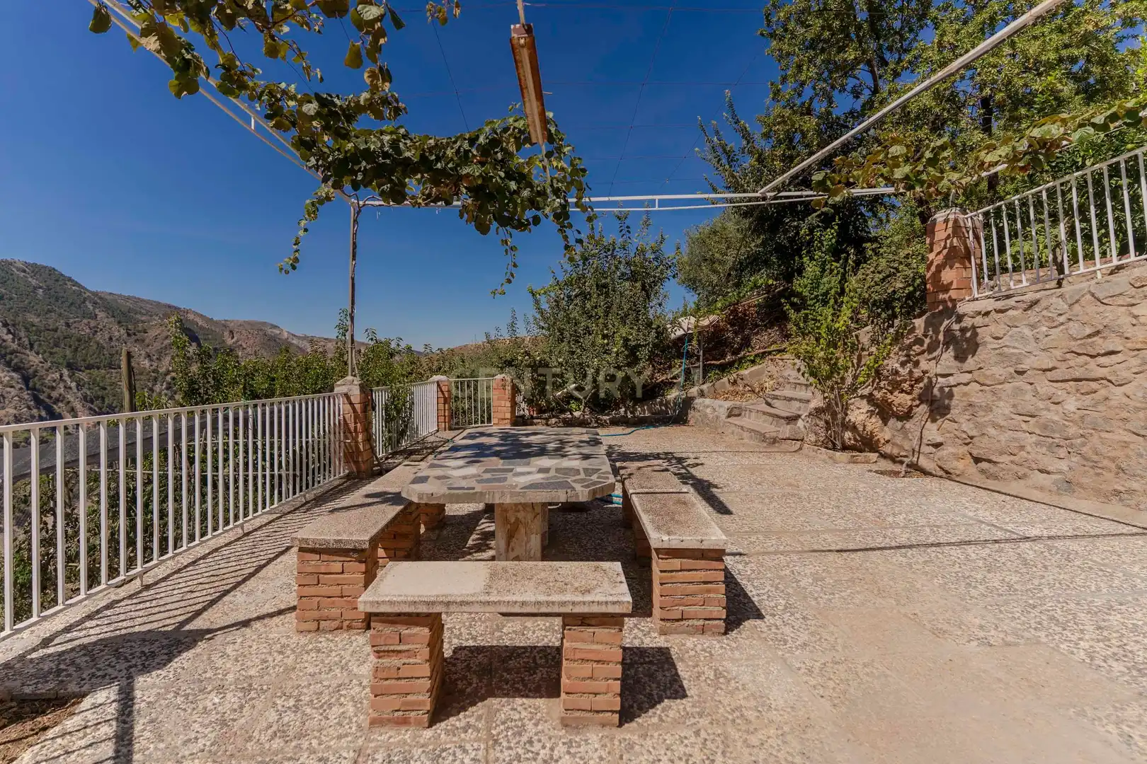 Jardín de Casa o chalet en venta en Güéjar Sierra con Jardín privado, Trastero y Piscina