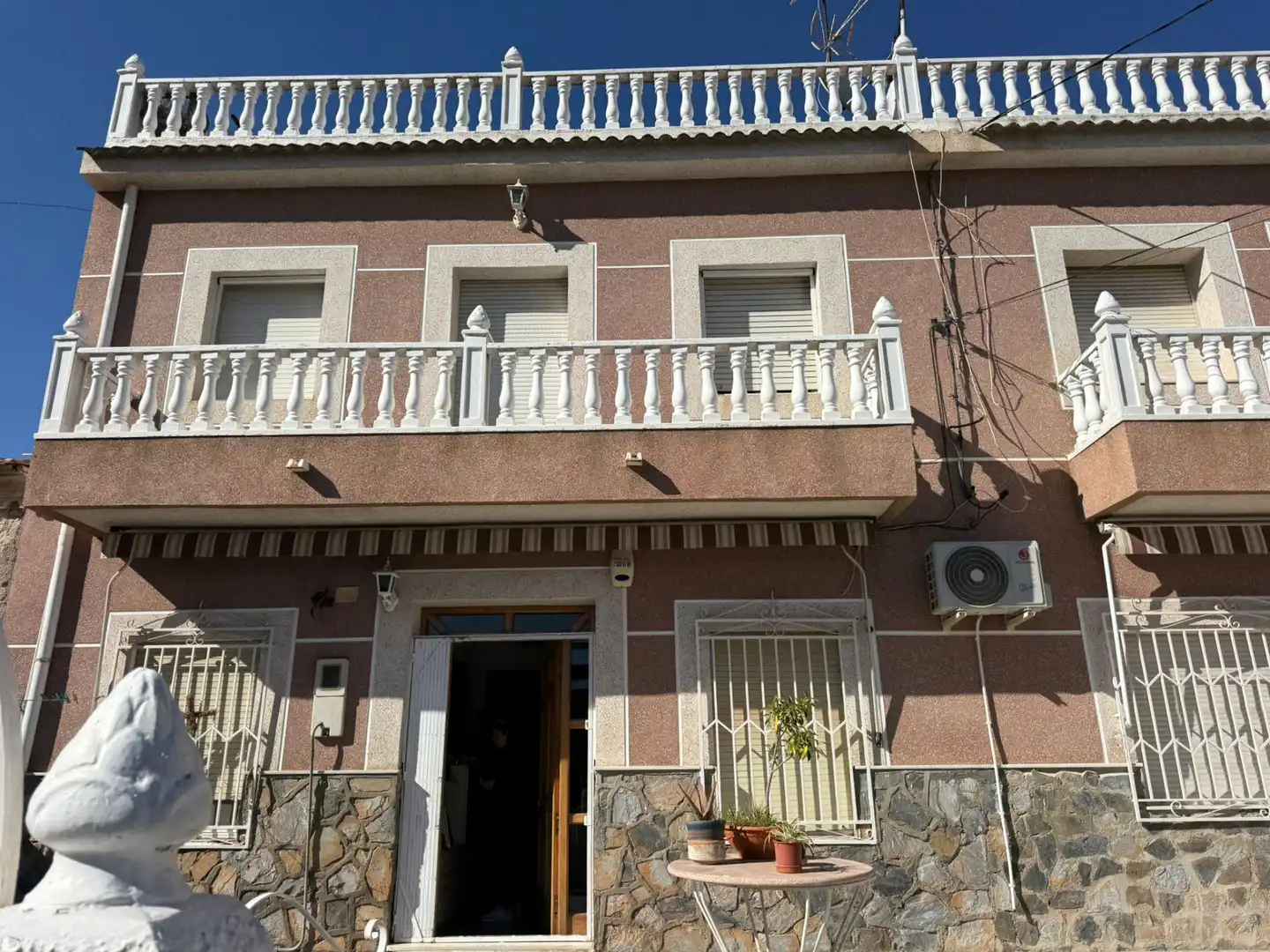 Casa amb jardí en venda a Calle de Atanagildo