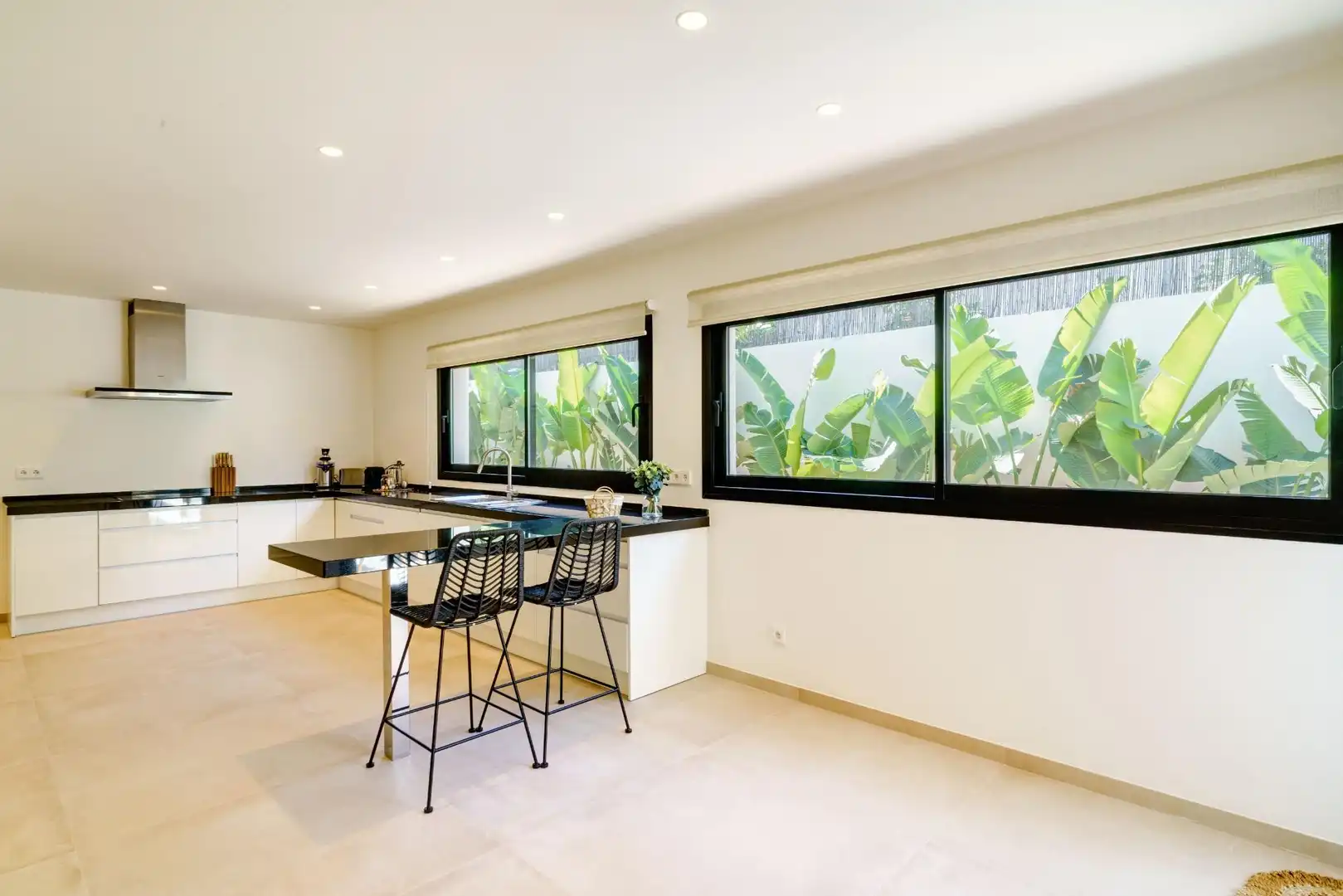 Cocina de Casa o chalet en venta en Marbella con Aire acondicionado, Jardín privado y Terraza