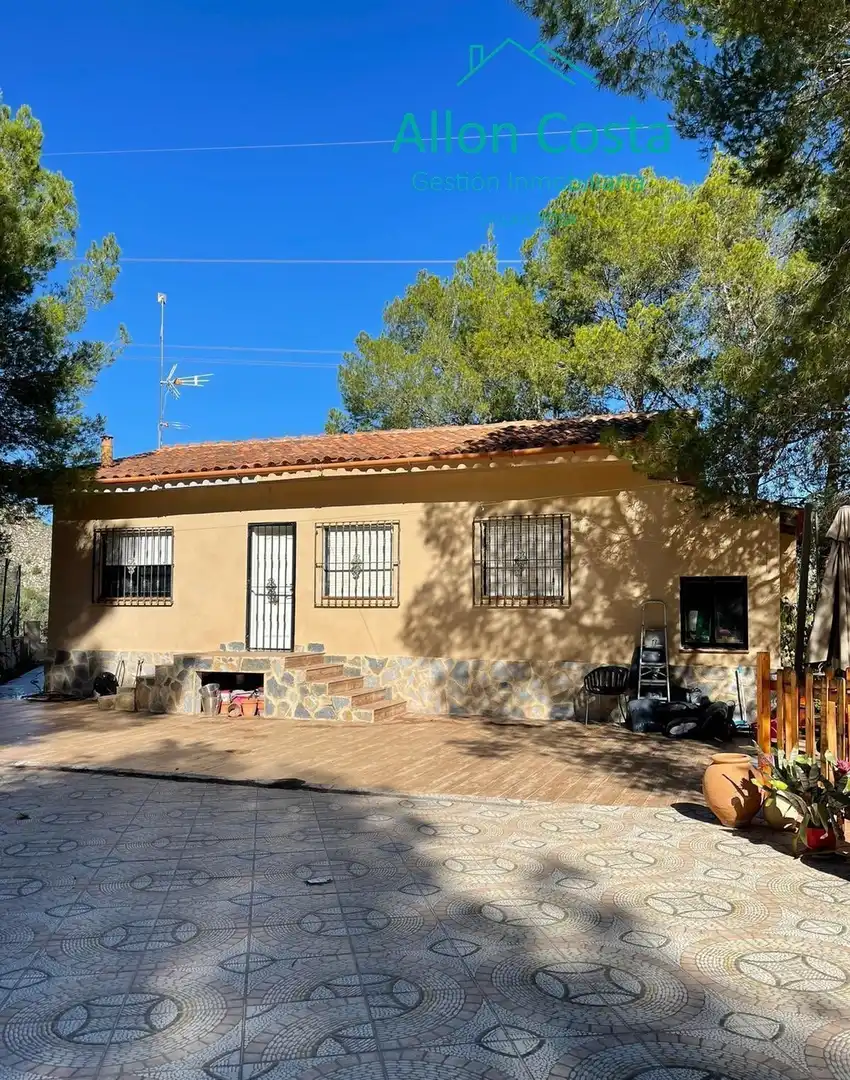 House with pool for sale in Relleu, imagen 9