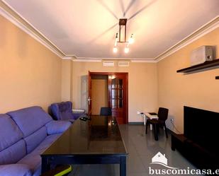 Living room of Flat to share in Linares  with Air Conditioner and Furnished