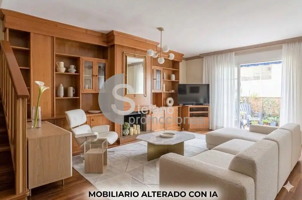 Sala d'estar de Casa adosada en venda en Málaga amb Aire condicionat, Terrassa i Traster