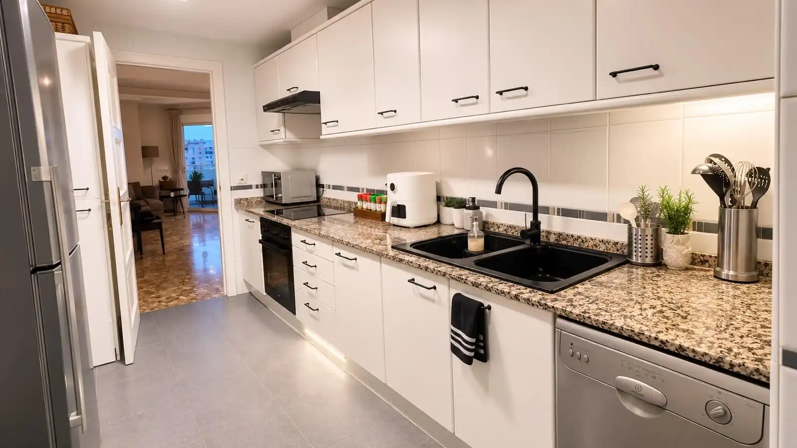 Kitchen of Flat for sale in Valencia  with Air Conditioner, Heating and Private garden