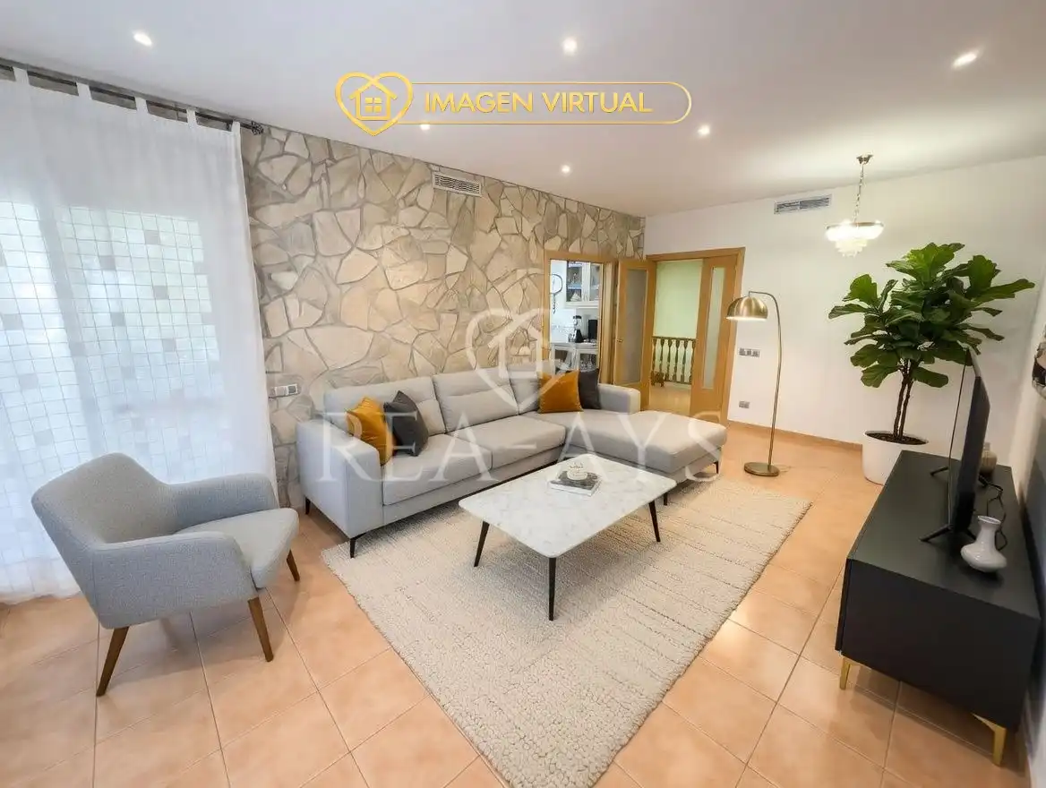 Sala de estar de Casa o chalet en venta en Vallirana con Aire acondicionado, Calefacción y Jardín privado