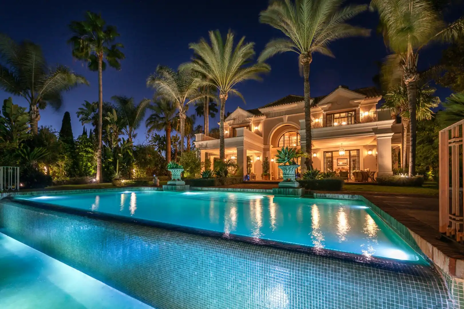 Chalet con terraza en venta en 16 (UR GUADALMINA BAJA)
