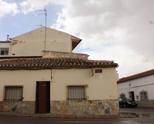 Vista exterior de Casa adosada en venda en Villarrobledo