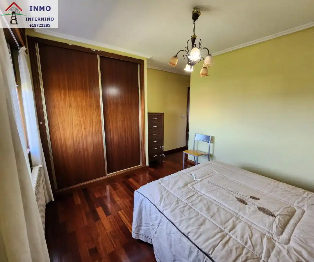 Bedroom of Flat for rent in Ferrol  with Parquet flooring, Storage room and Furnished