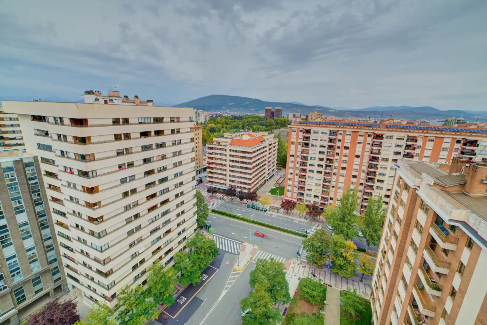 Vista exterior de Piso en venta en  Pamplona / Iruña con Calefacción, Parquet y Trastero