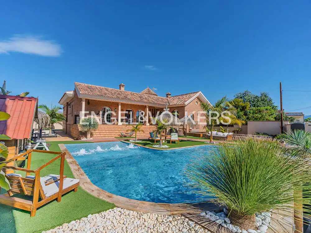 Swimming pool of Houses for sale in San Vicente del Raspeig / Sant Vicent del Raspeig  with Air Conditioner, Heating and Private garden