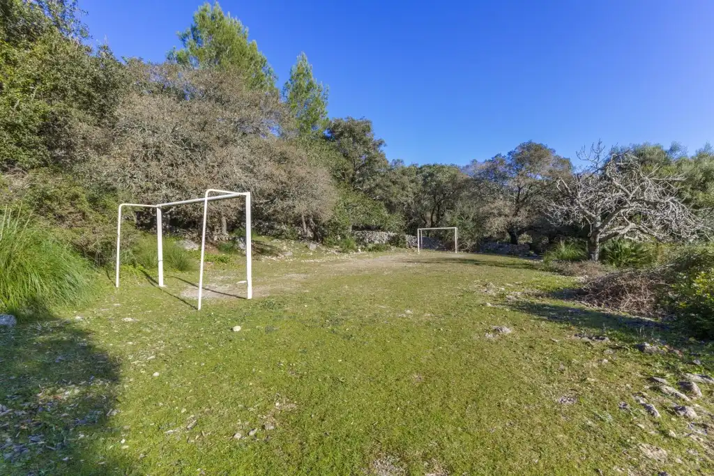 Finca rústica en venda en Pollença amb Jardí privat