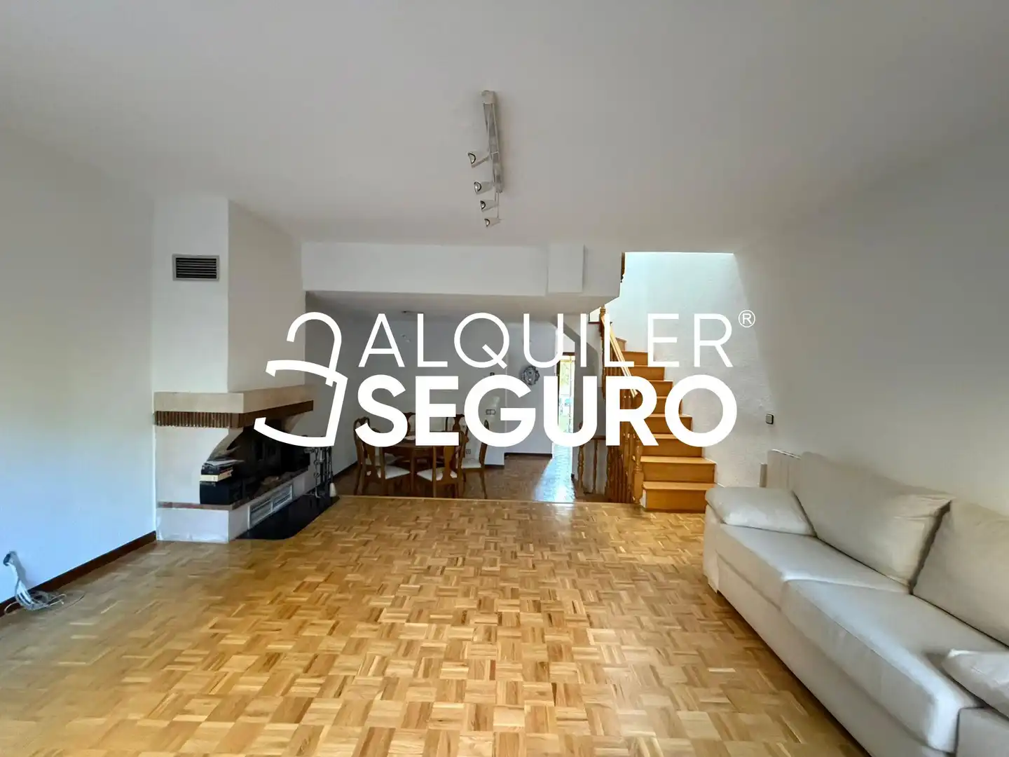 Living room of Houses for rent in Majadahonda  with Heating, Terrace and Swimming Pool