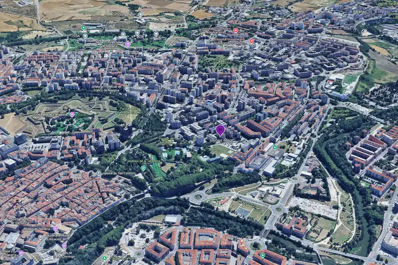 Vista exterior de Ático en venta en  Pamplona / Iruña con Calefacción, Terraza y Alarma