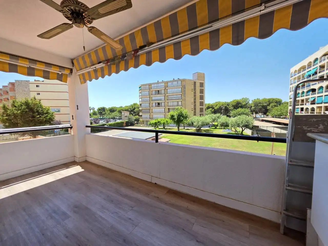 Vista exterior de Pis en venda en Vila-seca amb Terrassa, Moblat i Balcó