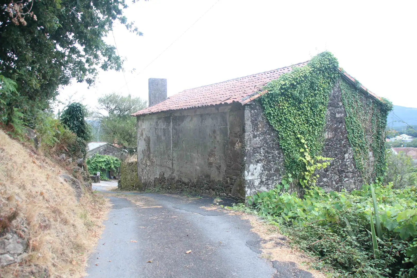 Außenansicht von Country house zum Verkauf in Rois