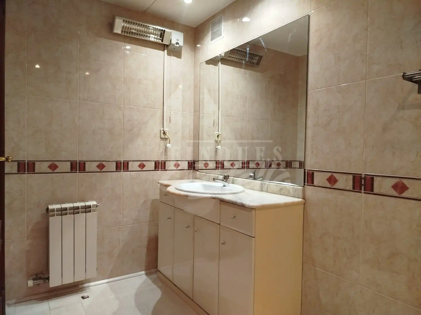 Bathroom of Flat for rent in Santa Coloma de Gramenet
