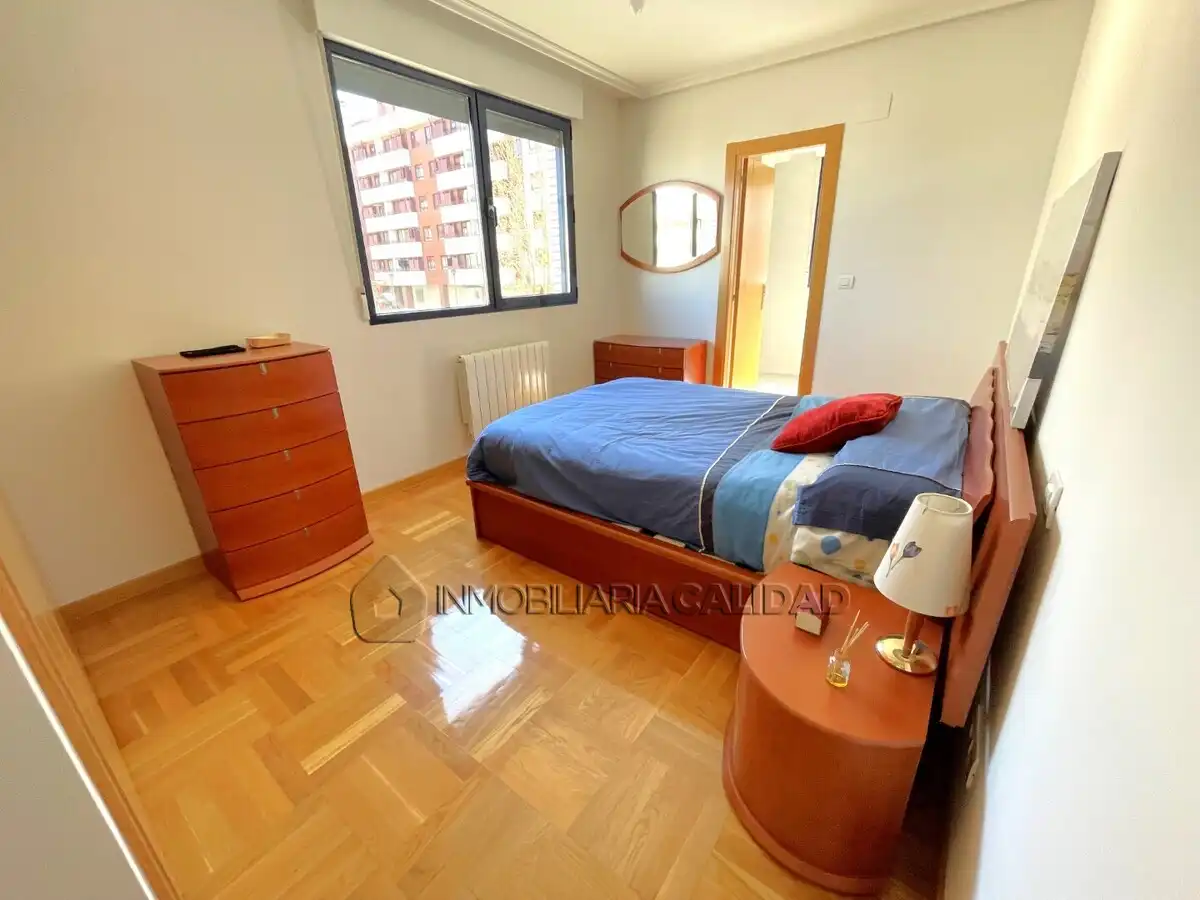 Bedroom of Flat for rent in Burgos  with Heating and Furnished