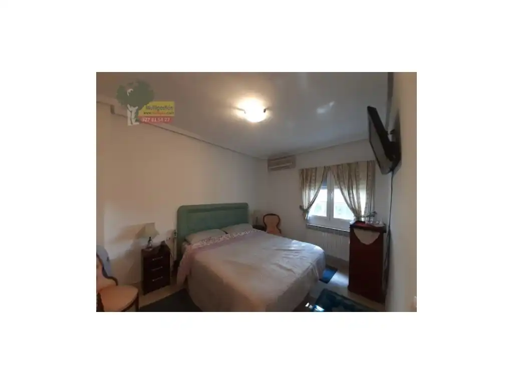 Dormitori de Casa o xalet en venda en Cáceres