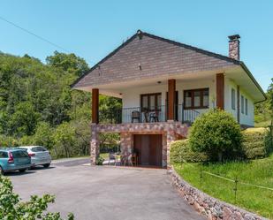 Vista exterior de Casa o xalet en venda en Nava amb Calefacció, Jardí privat i Terrassa