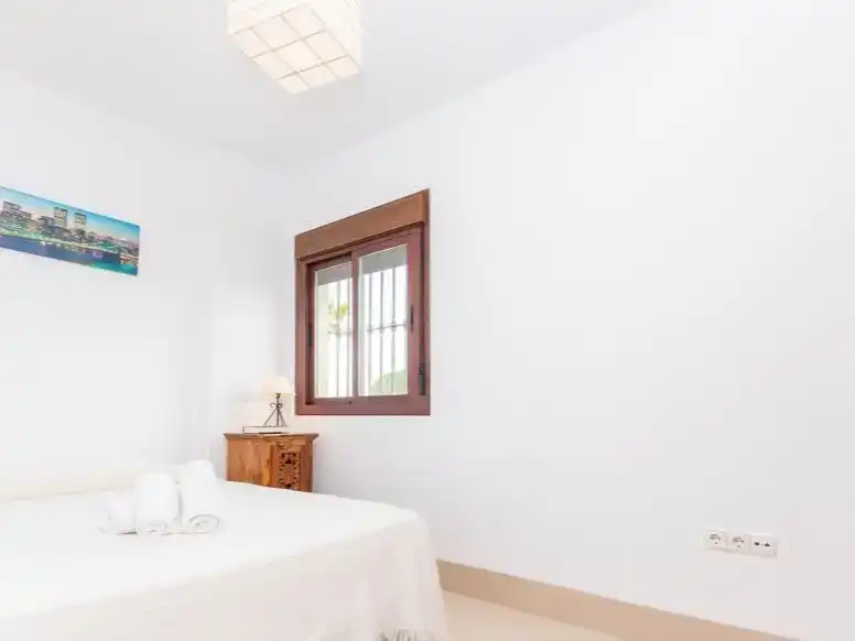 Dormitori de Casa o xalet en venda en Conil de la Frontera amb Piscina i Balcó