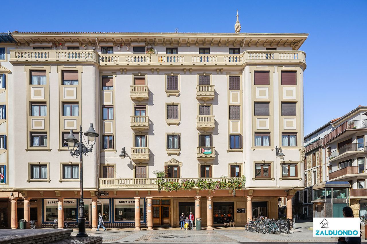 Flat for sale in Lege Zaharren Enparantza, 3B