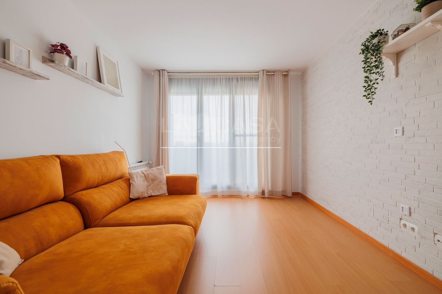 Flat for sale in Calle de las Gardenias, Universidad - Hospital