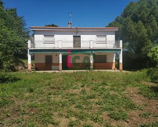 Vista exterior de Casa o xalet en venda en Cáceres Capital amb Terrassa i Balcó