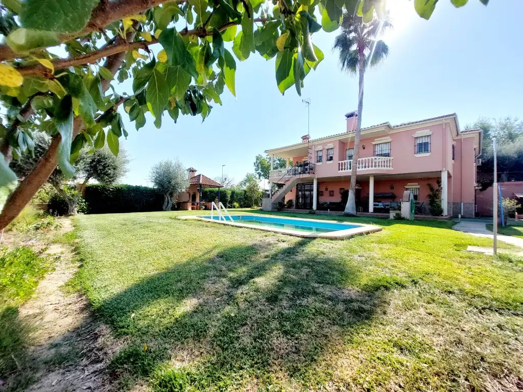 Vista exterior de Casa o xalet en venda en Las Vaguadas