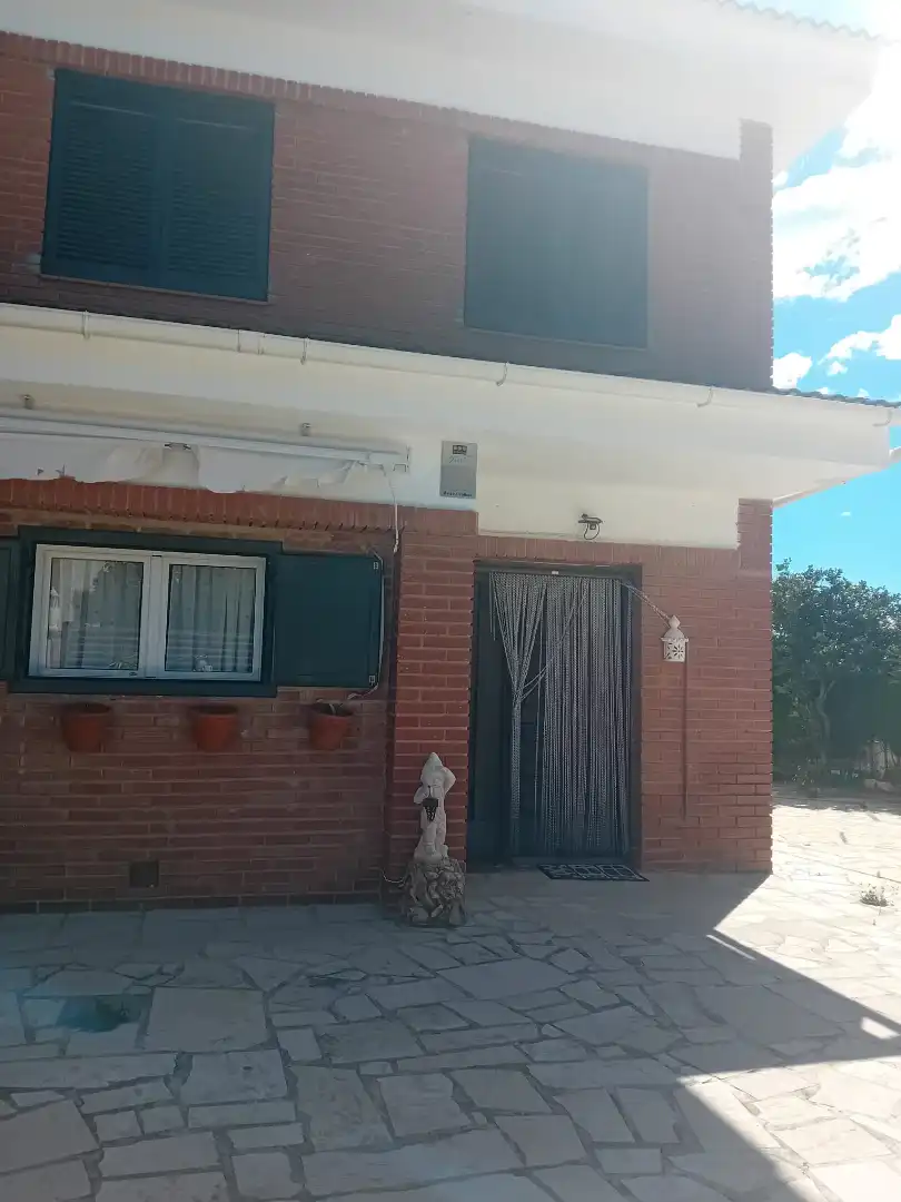 Außenansicht von Einfamilien-Reihenhaus zum Verkauf in L'Ametlla de Mar  mit Klimaanlage, Terrasse und Schwimmbad