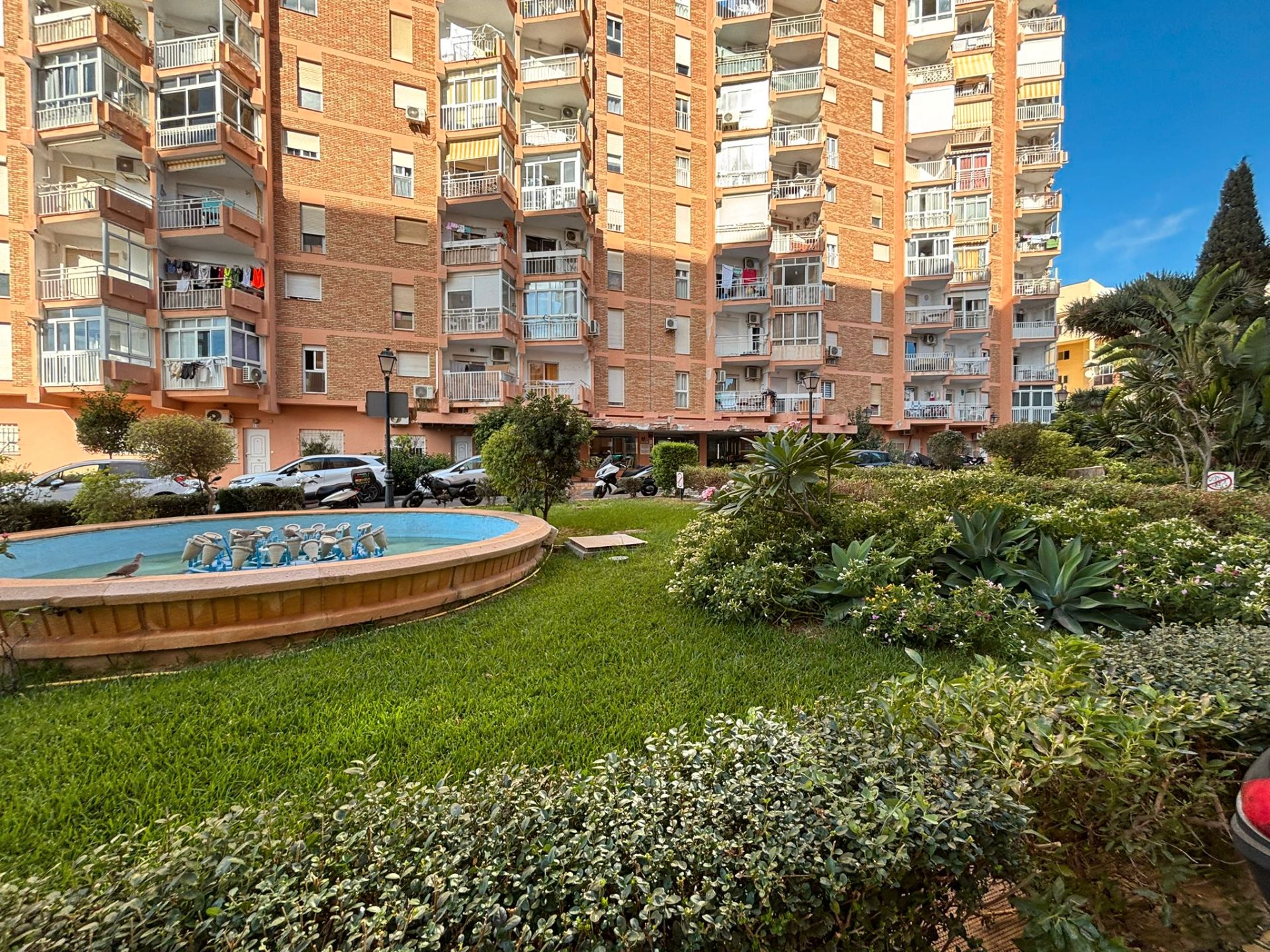 Vista exterior de Estudio de alquiler en Benalmádena con Aire acondicionado, Amueblado y Lavadora