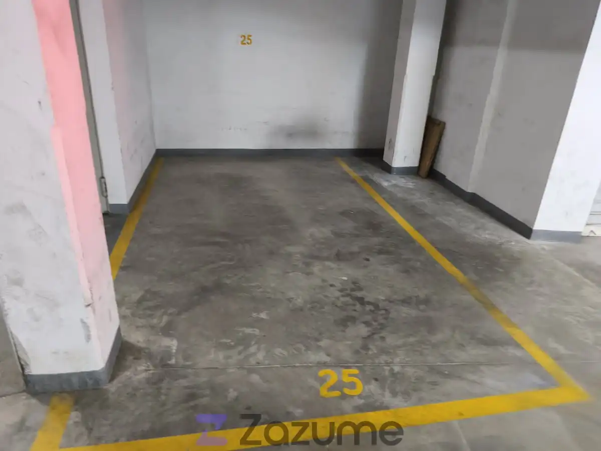 Parkplatz von Dachboden zur Miete in Cheste mit Terrasse, Schwimmbad und Ofen