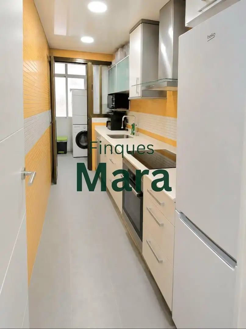 Cocina de Piso en venta en Sant Boi de Llobregat con Aire acondicionado y Balcón