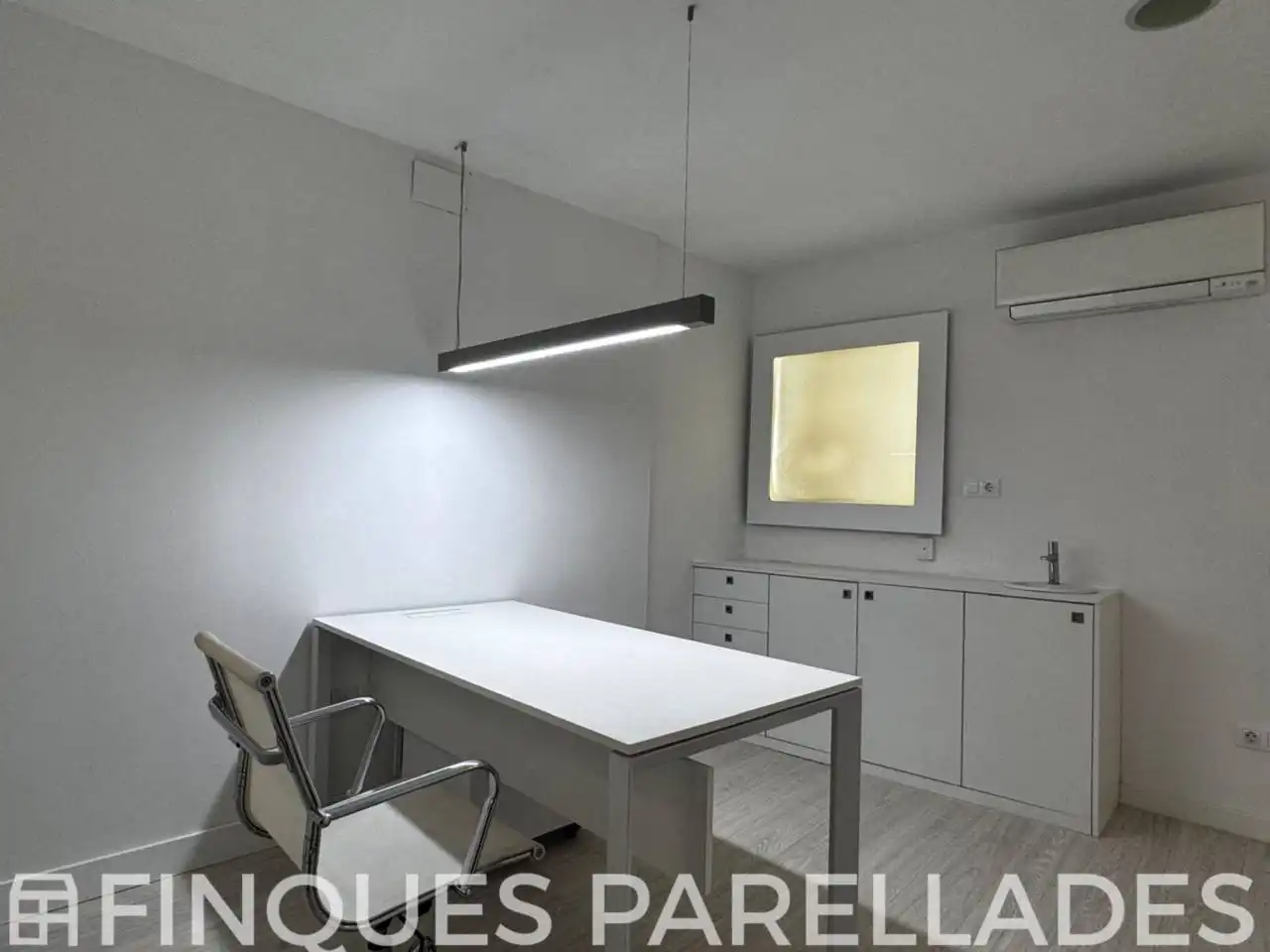Büro zur Miete in Sitges mit Klimaanlage und Heizung