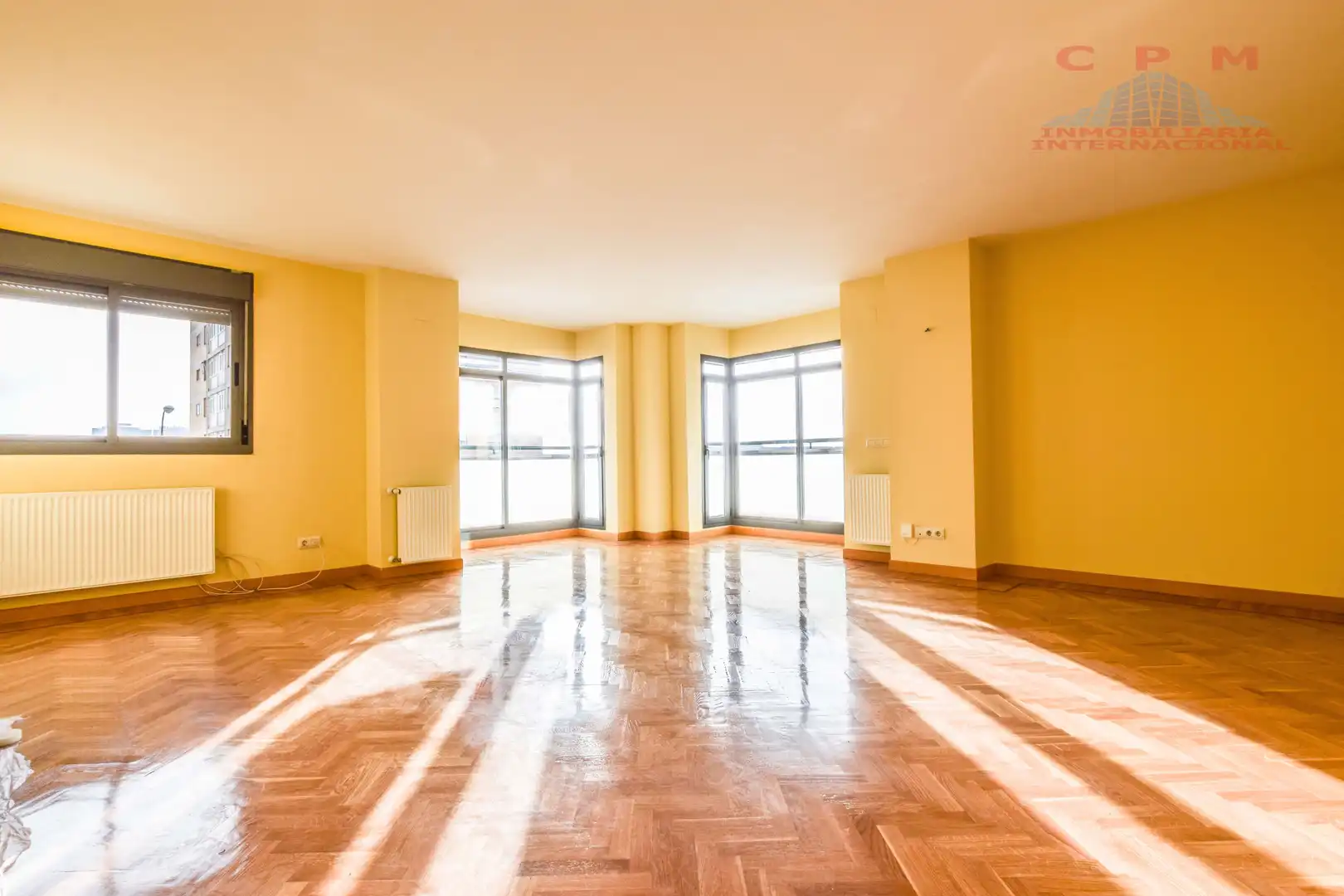 Flat for rent to own in Madrid  with Air Conditioner, Heating and Oven