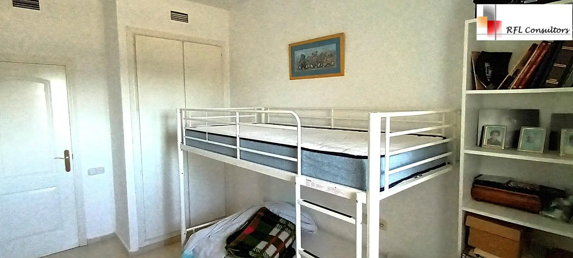 Schlafzimmer von Wohnungen zum Verkauf in Torreblanca mit Klimaanlage, Terrasse und Abstellraum