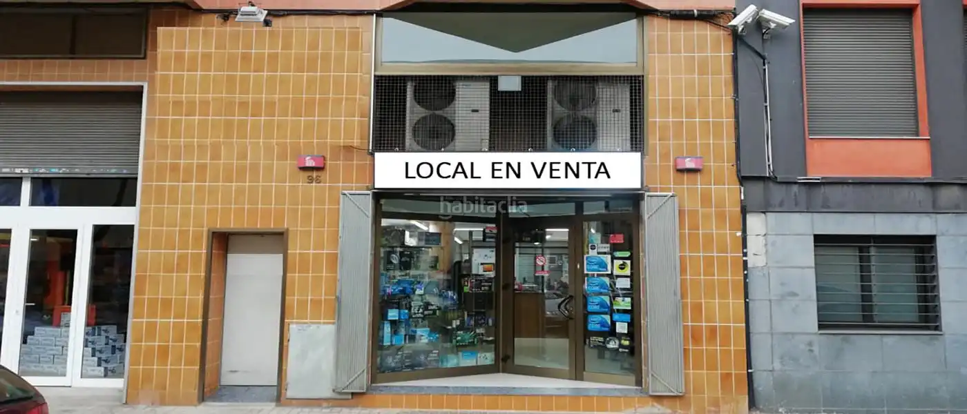 Local comercial en venta en Carrer de Narcís Monturiol 96