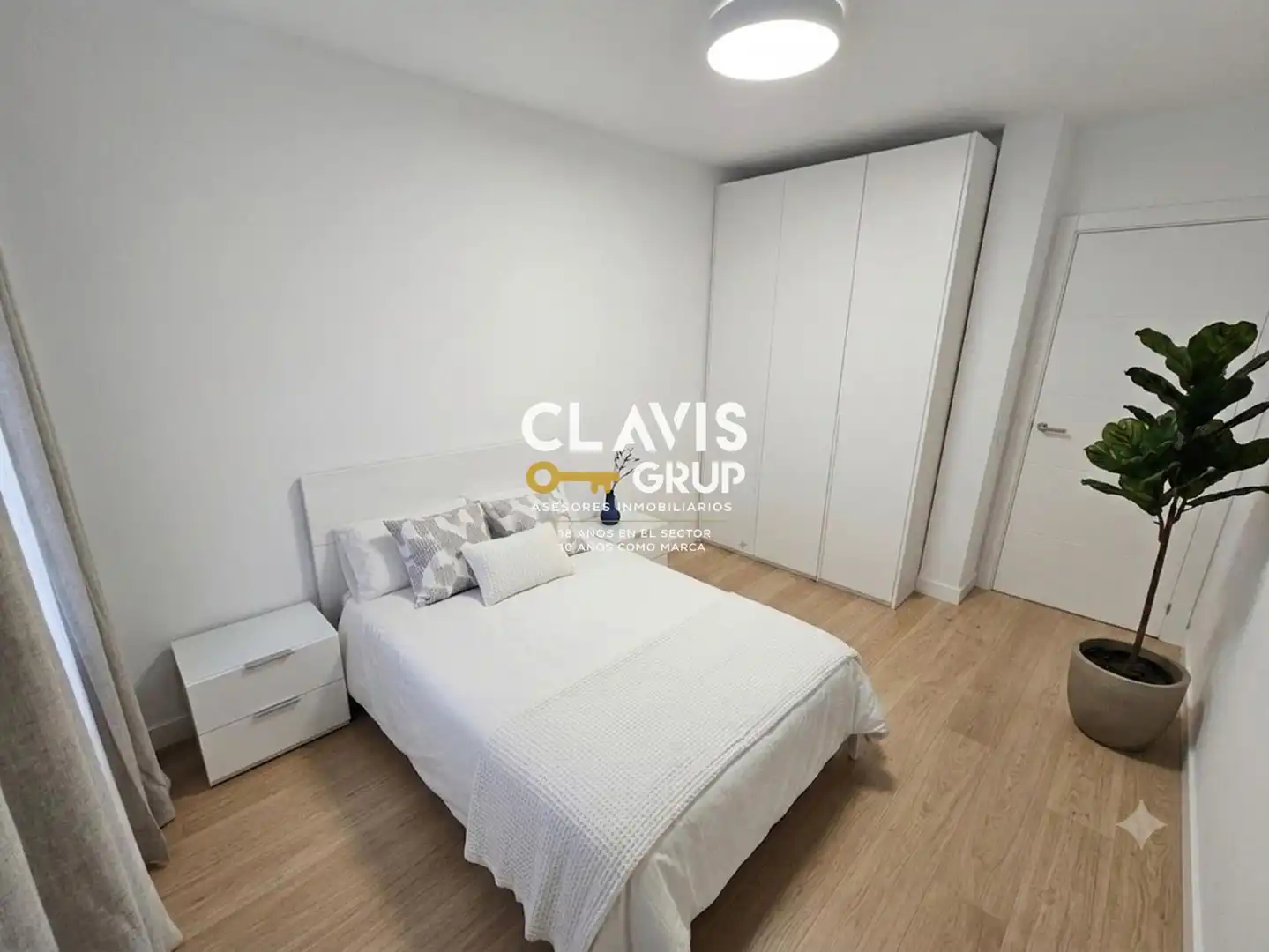 Habitación de Piso en venta en Barcelona con Calefacción, Terraza y Amueblado