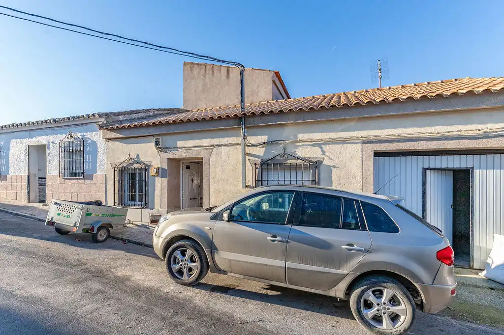 Vista exterior de Casa o chalet en venta en La Puebla de Montalbán