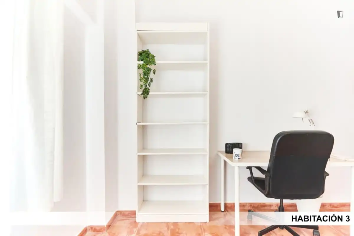 Dormitori de Apartament per a compartir en Alcalá de Guadaira amb Aire condicionat, Calefacció i Moblat