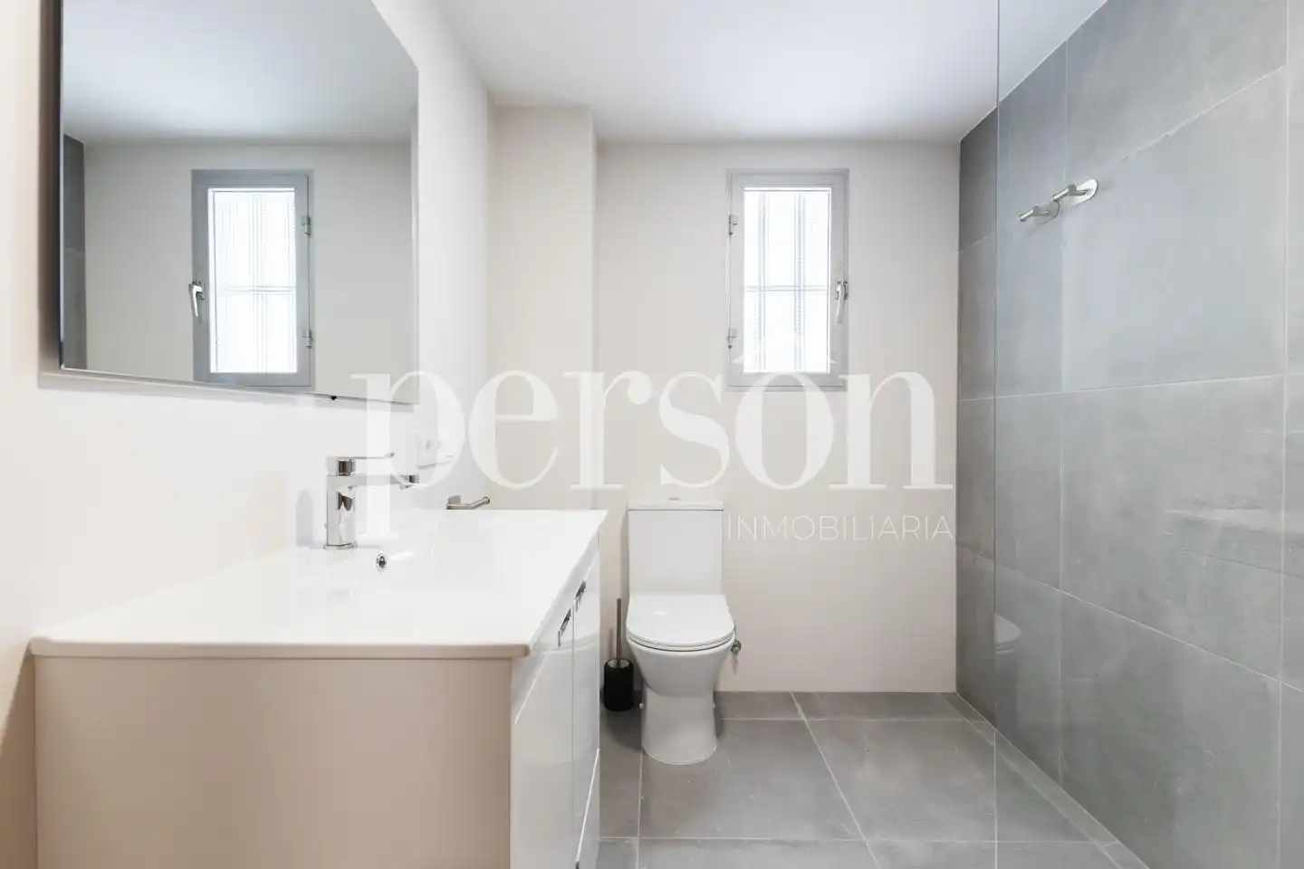 Badezimmer von Wohnung zur Miete in Valencia mit Klimaanlage, Heizung und Terrasse
