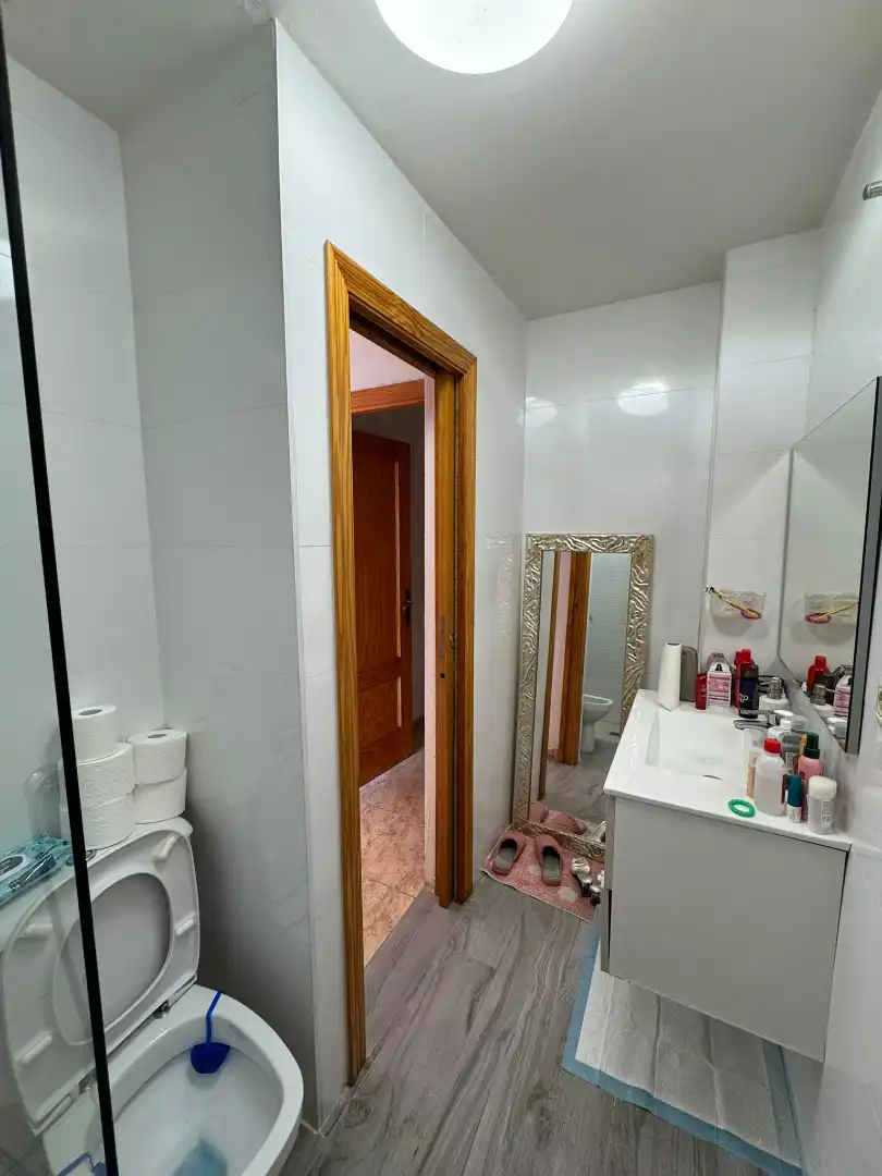 Badezimmer von Wohnung zum Verkauf in Torrevieja mit Balkon und Gemeinschaftspool