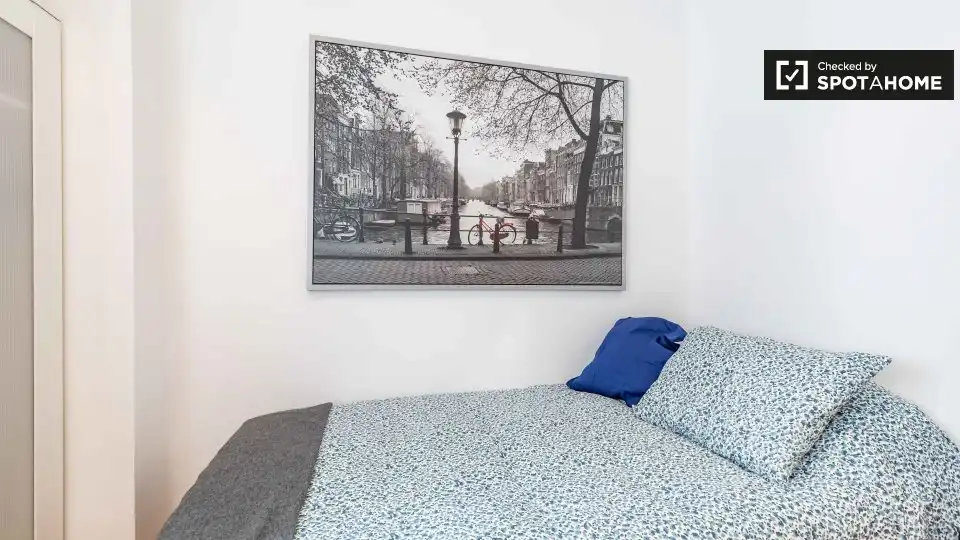 Habitación de Piso de alquiler en Valencia con Aire acondicionado, Calefacción y Amueblado
